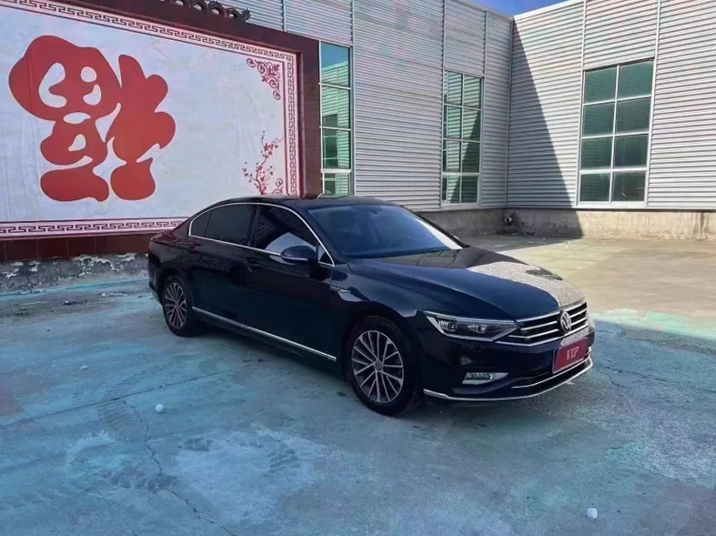 大众迈腾 后面外观一