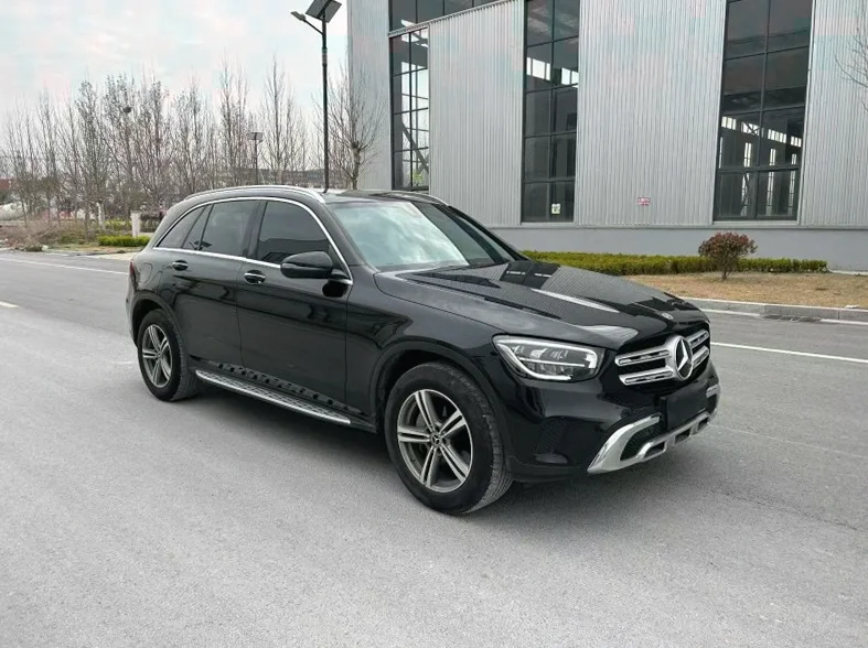 奔驰GLC 正面外观二