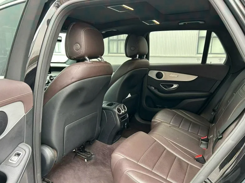 奔驰GLC 后面外观一