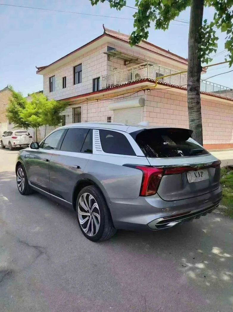 红旗E-HS9 后面外观一