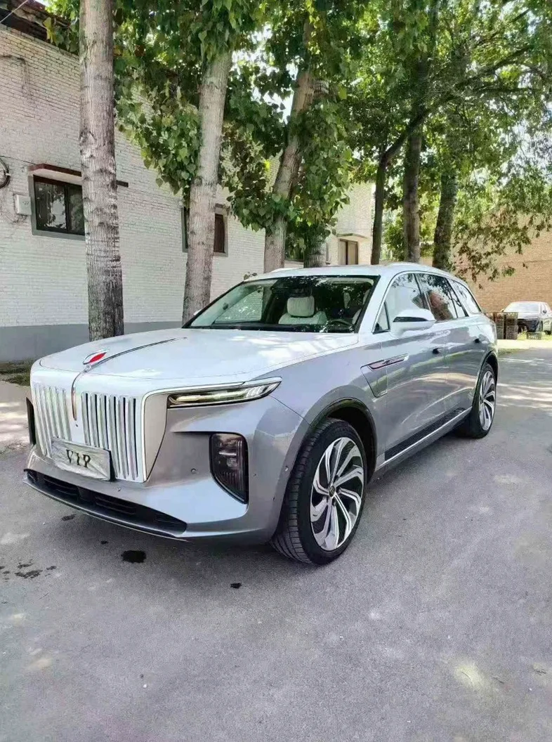 红旗E-HS9 正面外观三