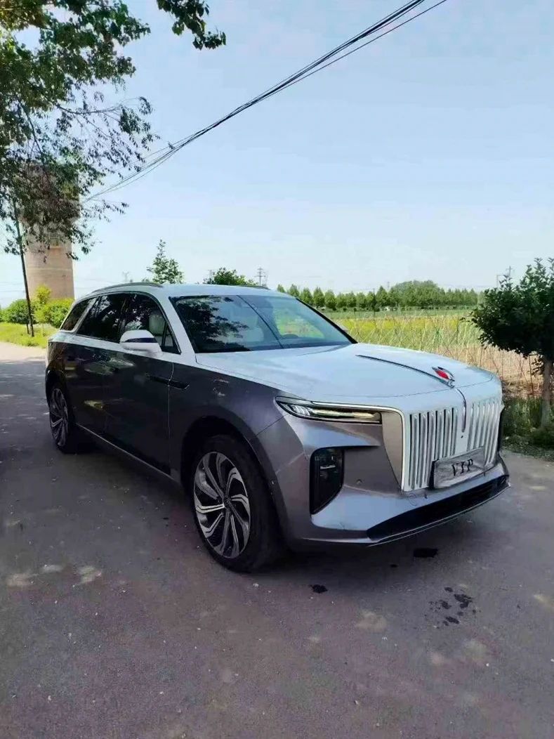 红旗E-HS9 正面外观二