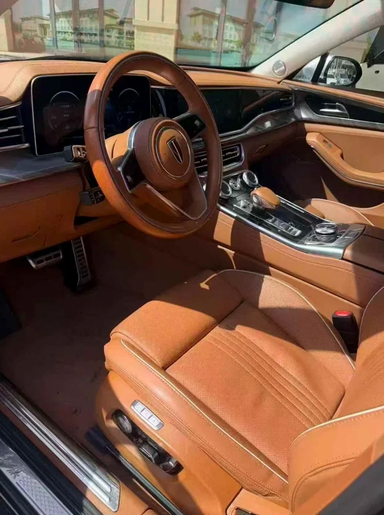 红旗H9 内饰前排