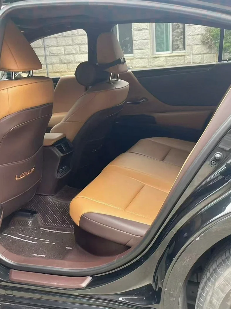 雷克萨斯ES 后面外观一