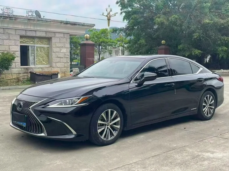 雷克萨斯ES 正面外观三