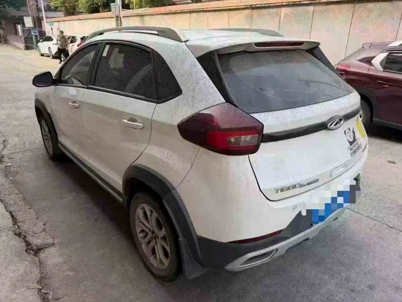 奇瑞瑞虎 内饰后排