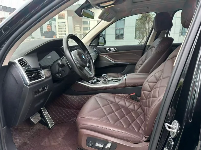 宝马X5 后面外观三