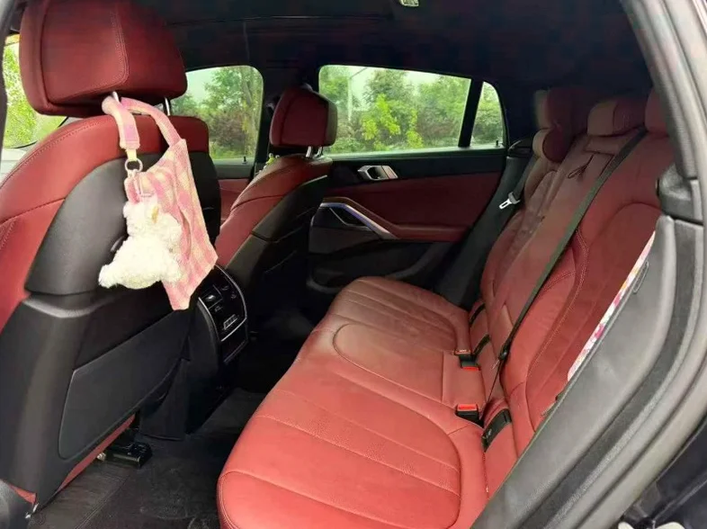 宝马X6 后面外观二