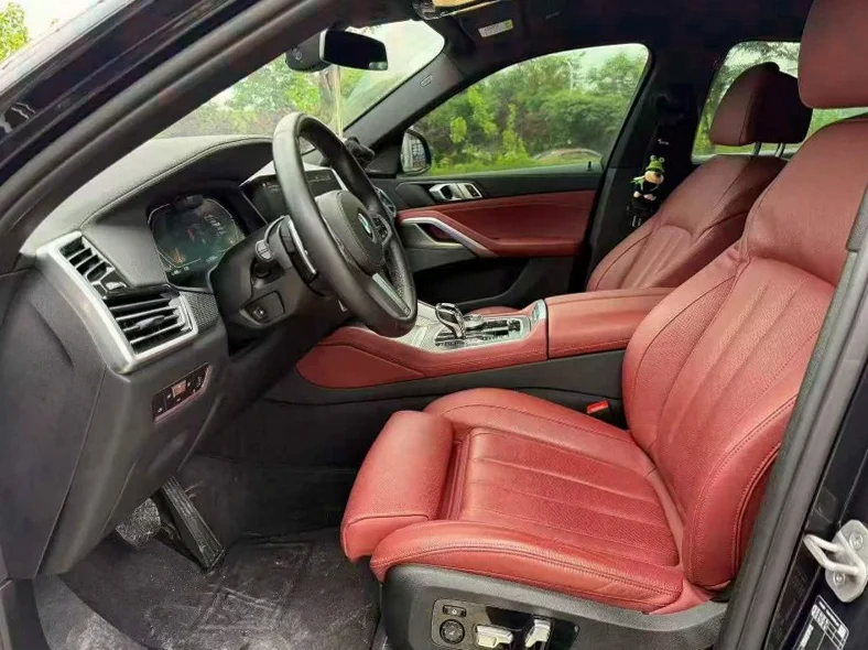 宝马X6 后面外观三