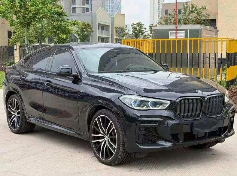 宝马X6 正面外观二