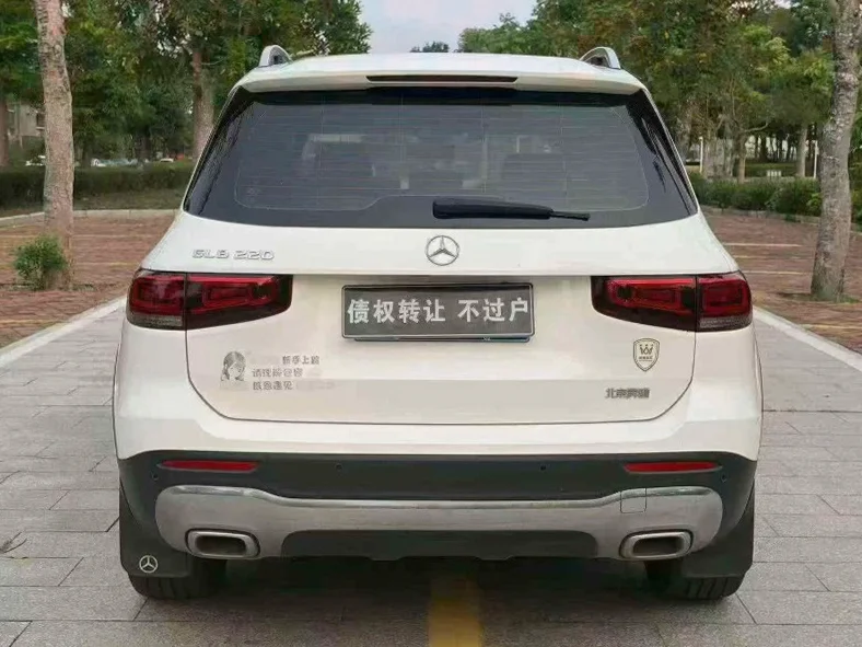 奔驰B 内饰后排