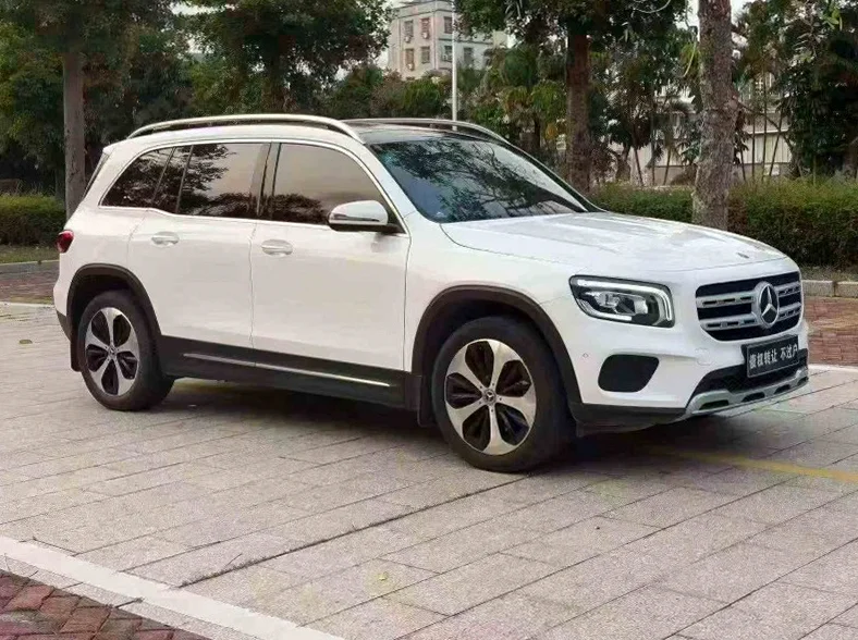 奔驰B 正面外观二