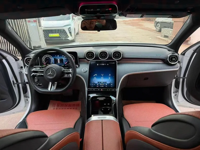 奔驰C 后面外观二