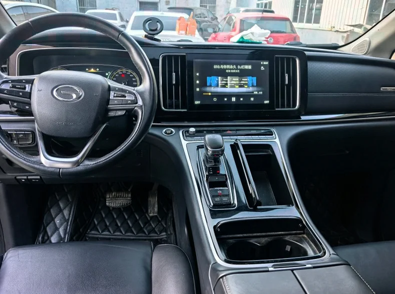 传祺M8 后面外观三