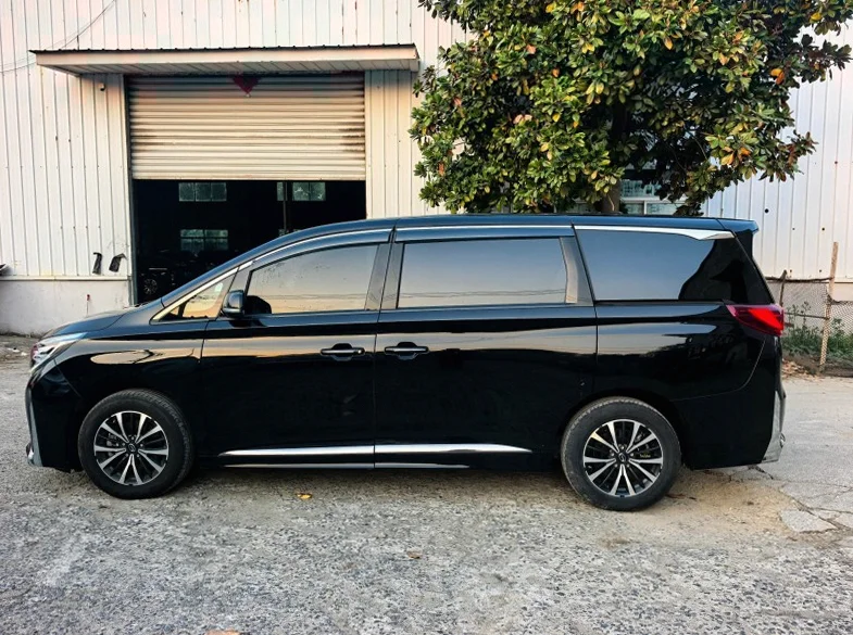 传祺M8 内饰后排