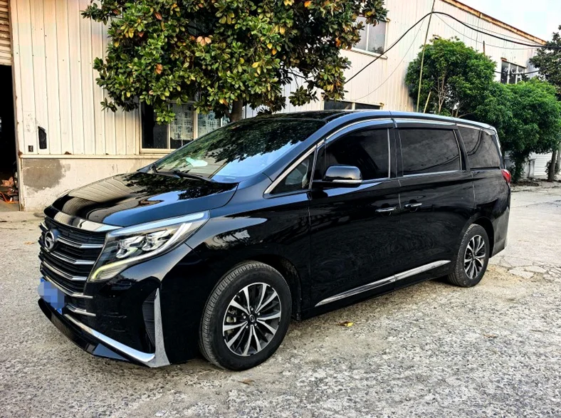 传祺M8 正面外观二