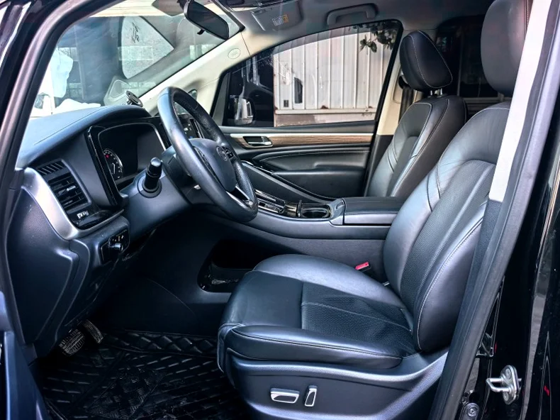 传祺M8 后面外观二