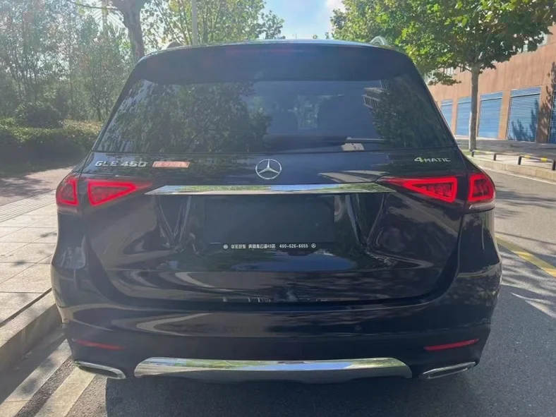 奔驰CLE 后面外观一