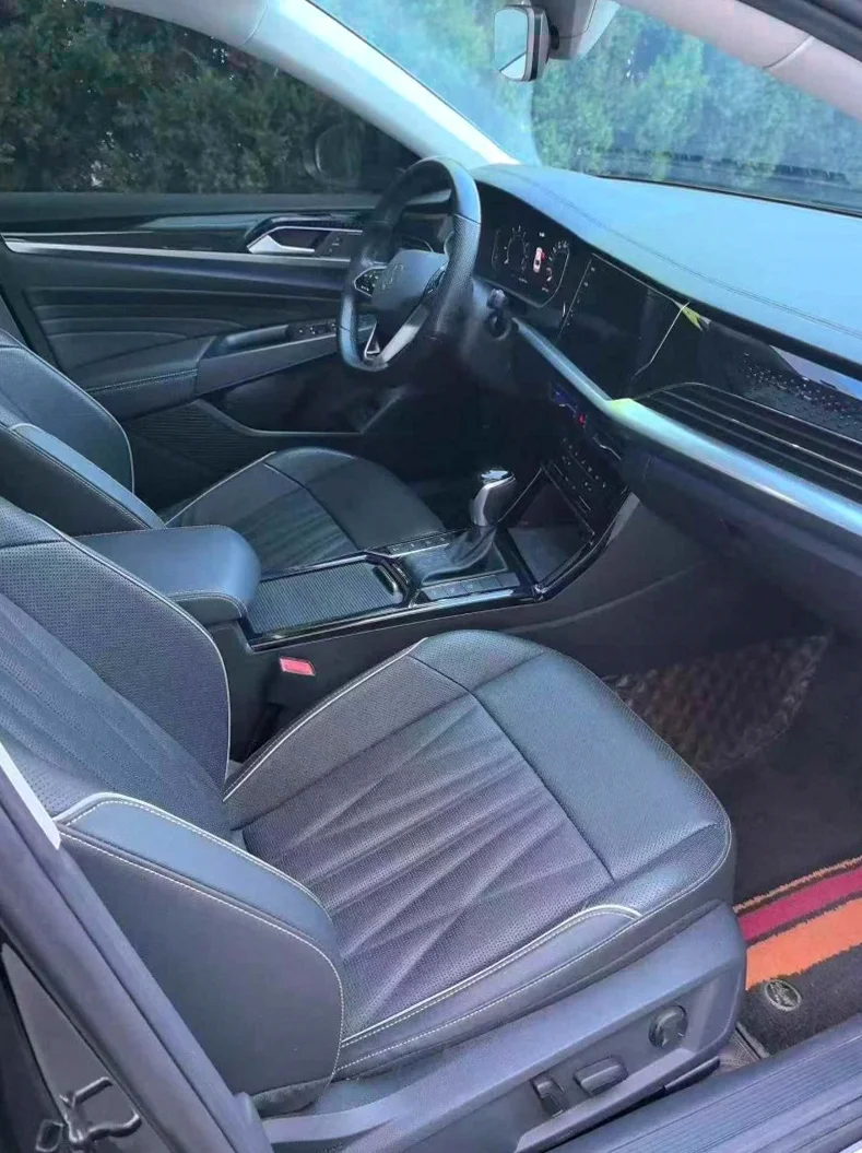 大众帕萨特 后面外观一