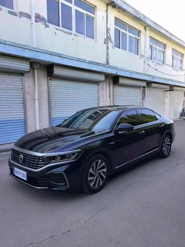 大众帕萨特 正面外观二