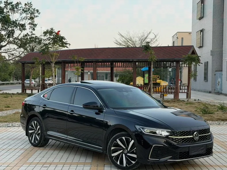 大众帕萨特 正面外观三