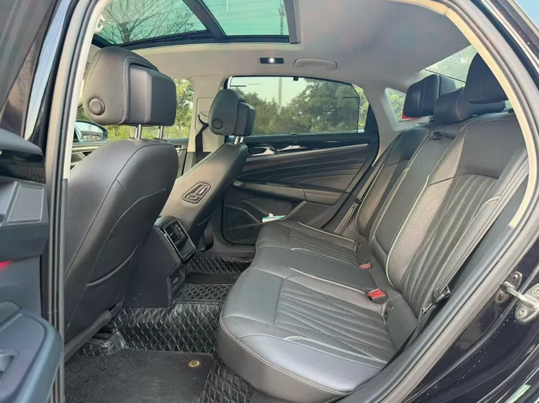 大众帕萨特 后面外观三