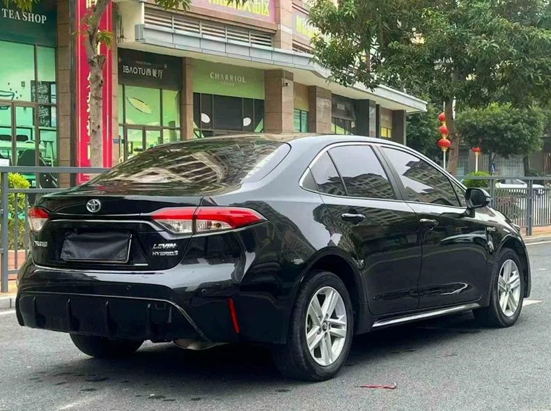 丰田雷凌 内饰后排