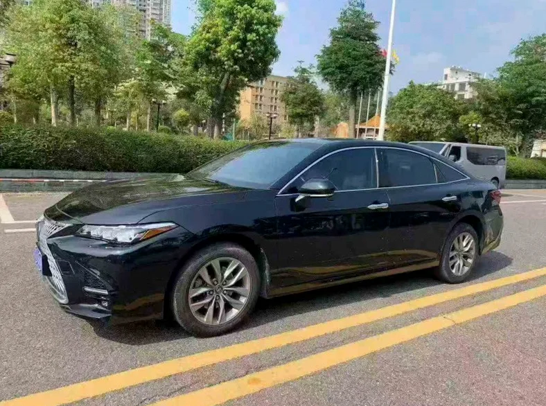 丰田亚洲龙 正面外观三