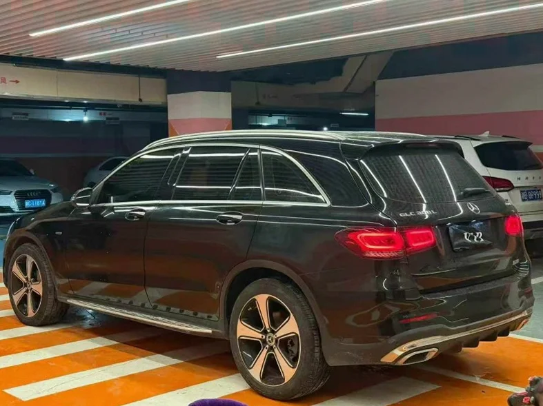 奔驰GLC 内饰后排