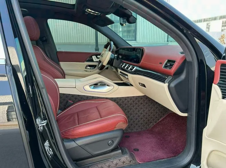 奔驰GLS 后面外观二