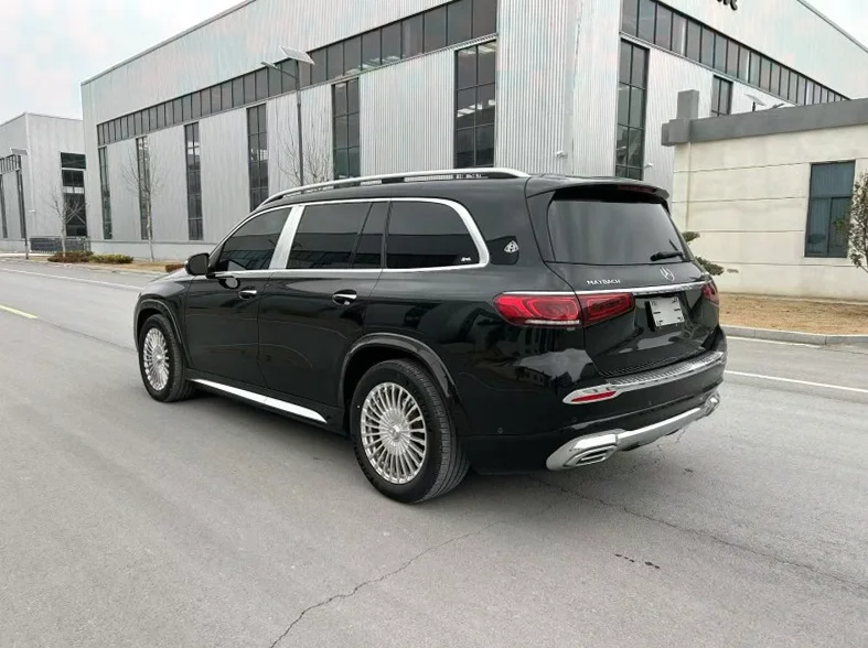 奔驰GLS 内饰前排