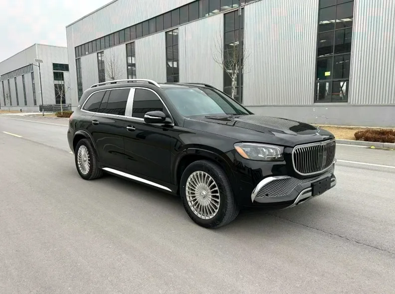 奔驰GLS 正面外观二