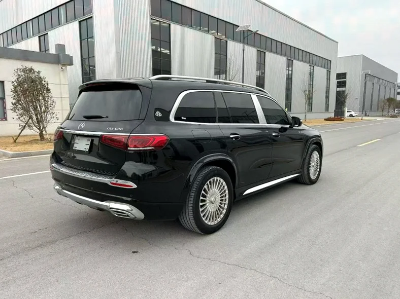 奔驰GLS 内饰后排