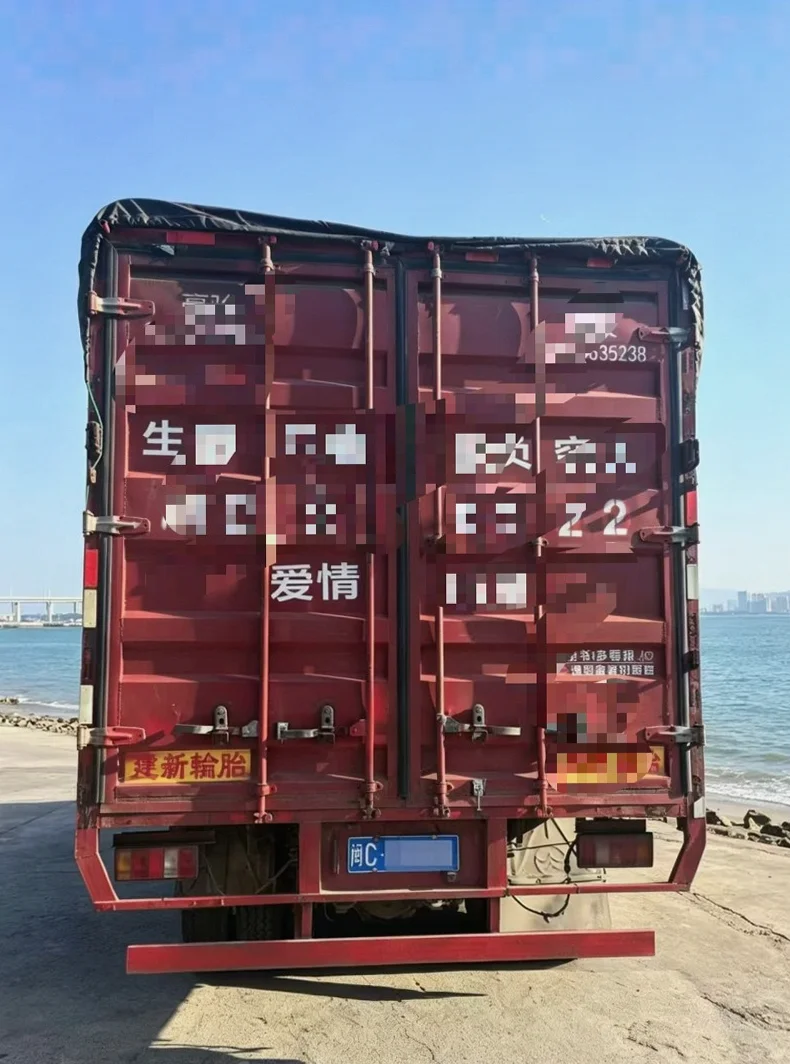 卡车系列重汽豪曼 后面外观二