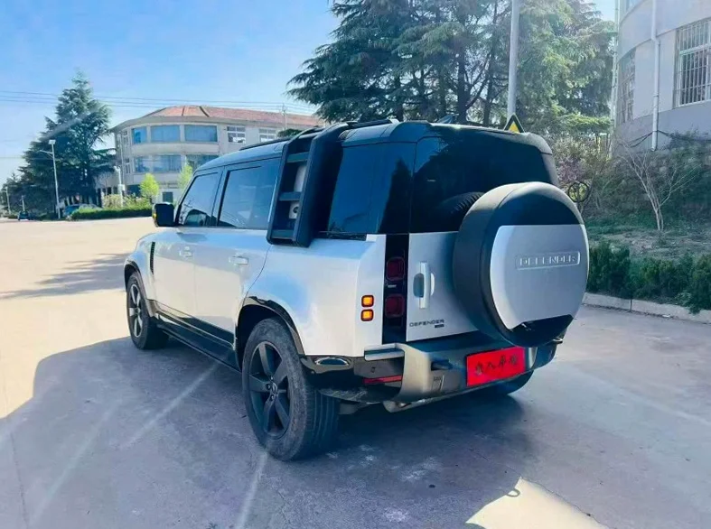 路虎卫士 内饰前排