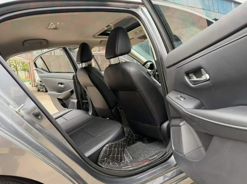 日产轩逸 内饰前排