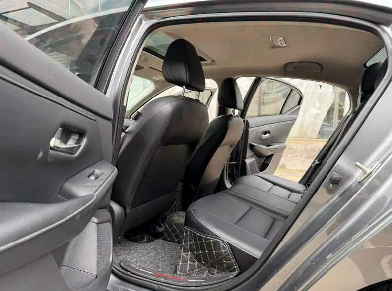 日产轩逸 内饰后排