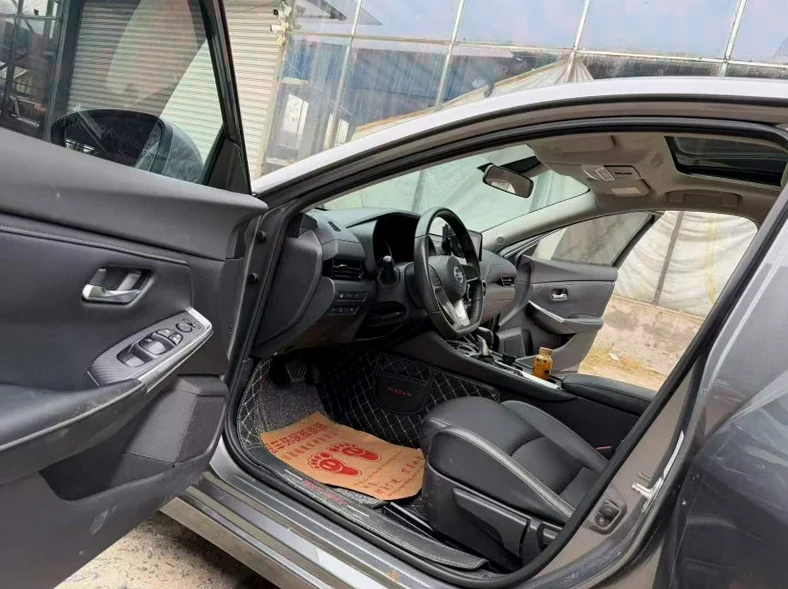 日产轩逸 后面外观一