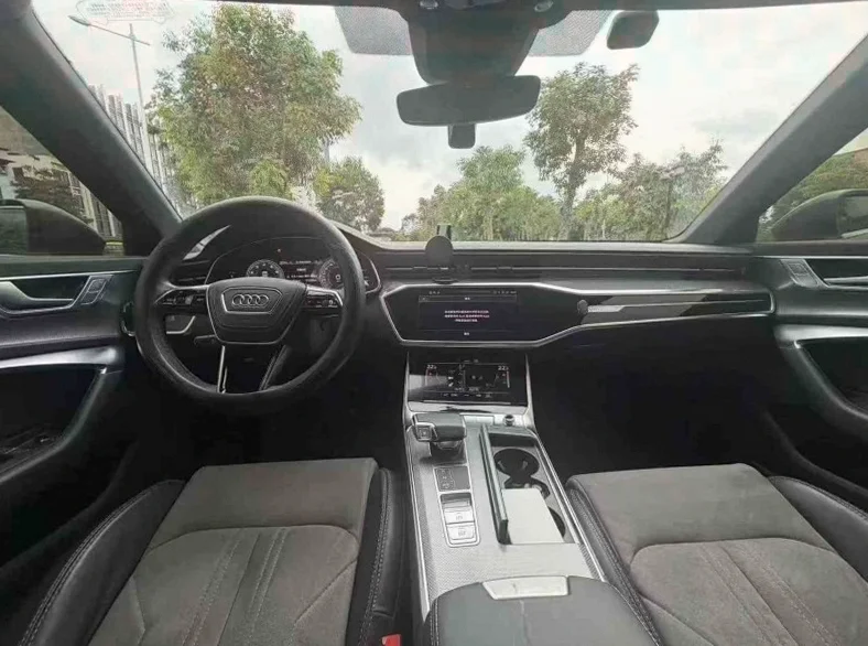 奥迪A6L 后面外观一