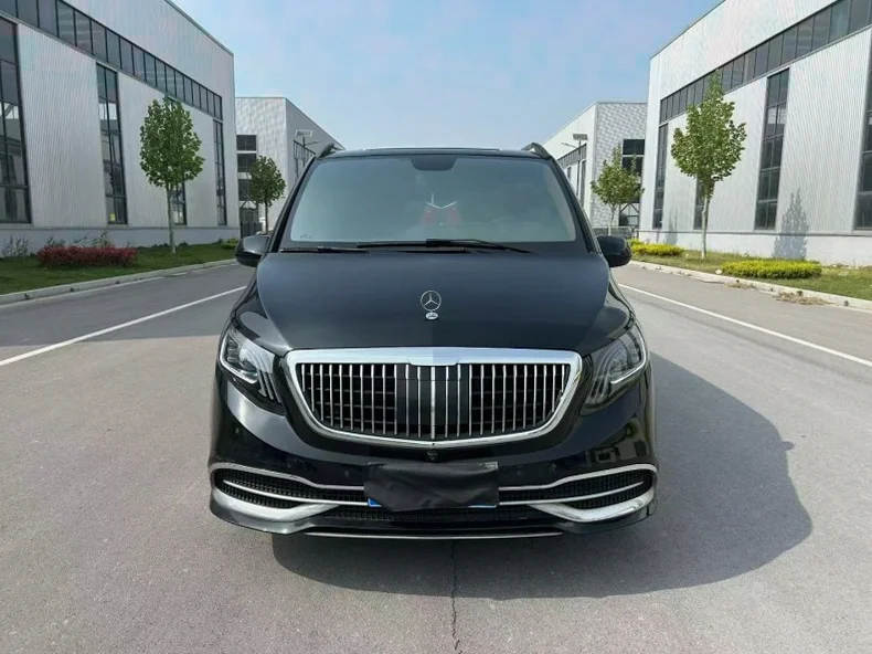 23年奔驰威霆2.0T顶配