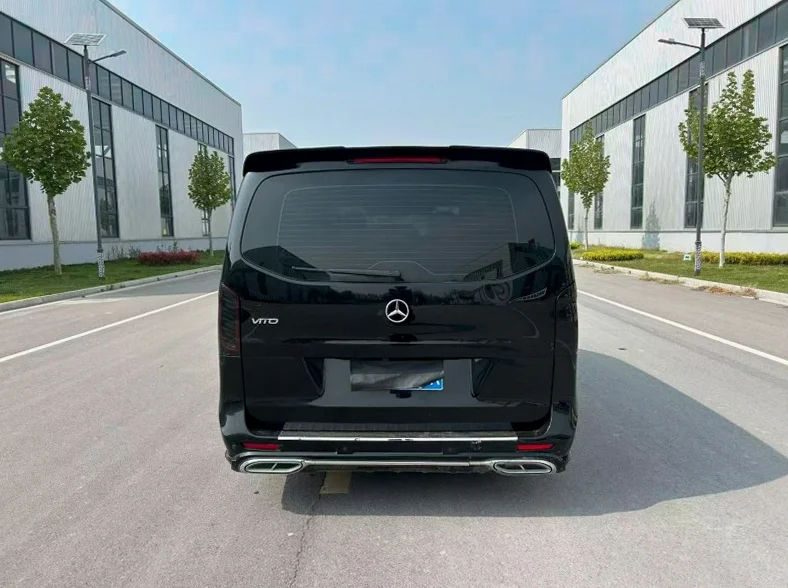 奔驰威霆 驾驶室