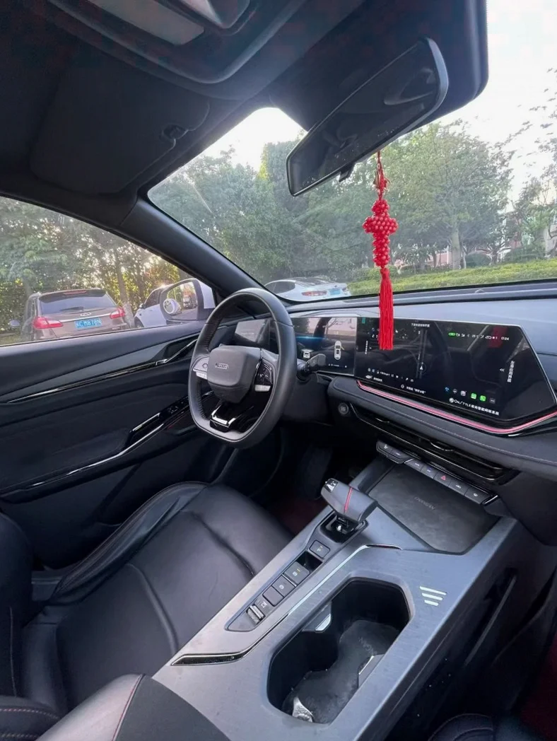 长安汽车欧尚 内饰后排