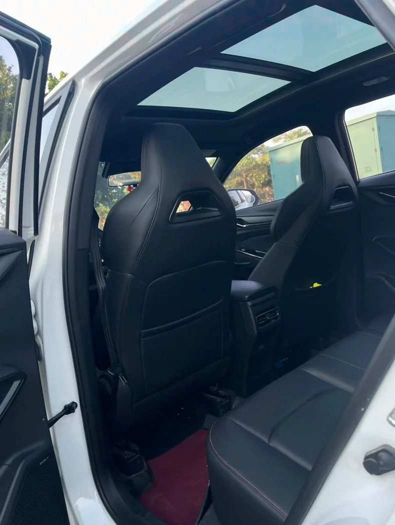 长安汽车欧尚 内饰前排