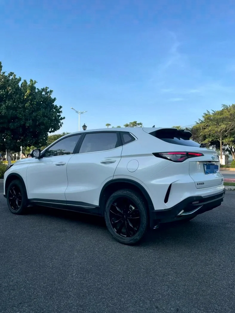 长安汽车欧尚 后面外观二