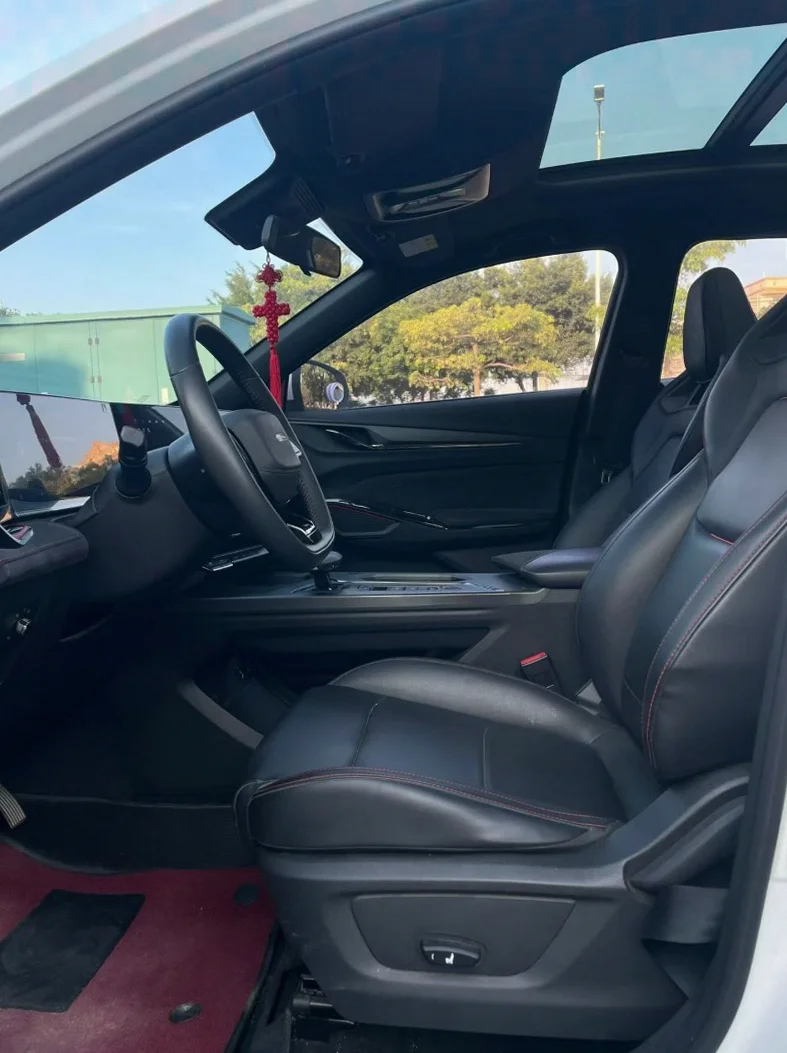 长安汽车欧尚 后面外观一