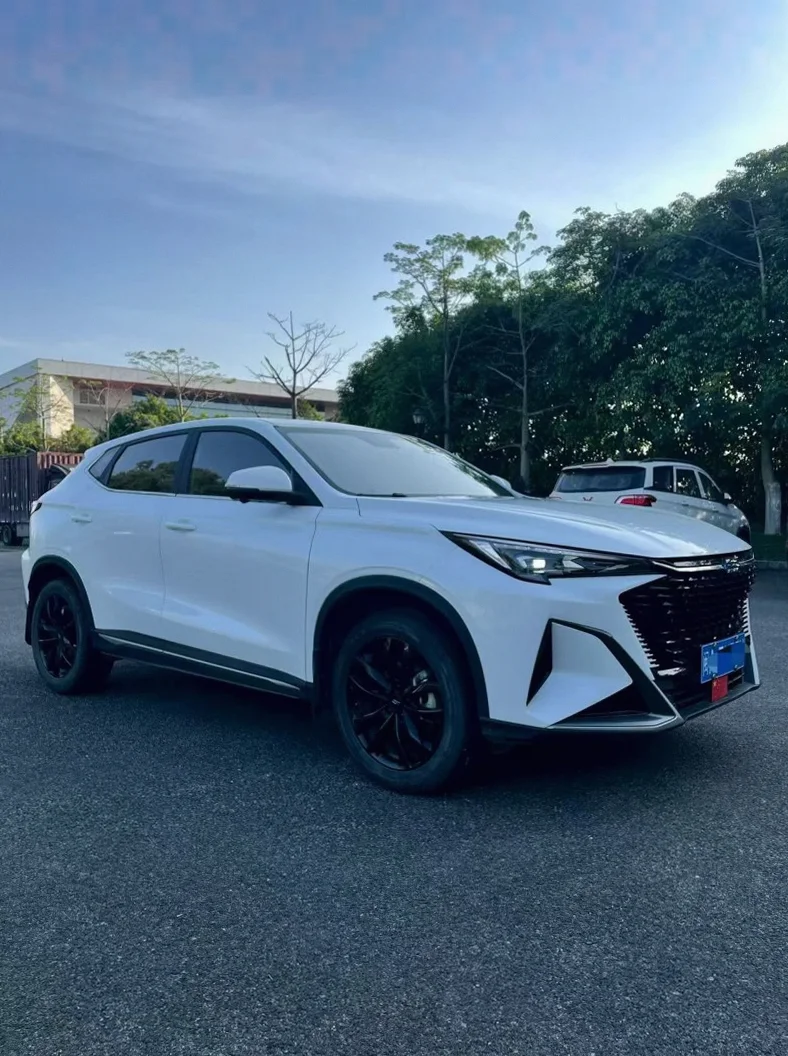 长安汽车欧尚 正面外观三