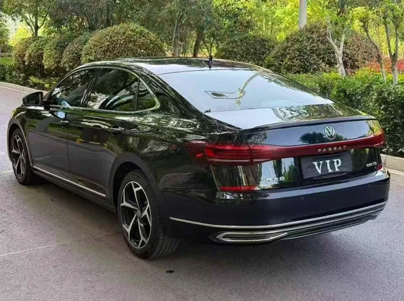 大众帕萨特 内饰后排