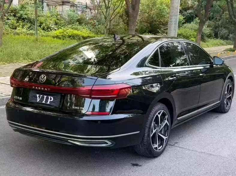 大众帕萨特 内饰前排