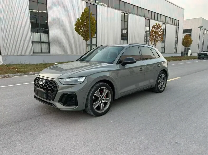 奥迪SQ5 正面外观三