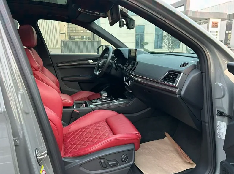 奥迪SQ5 后面外观二